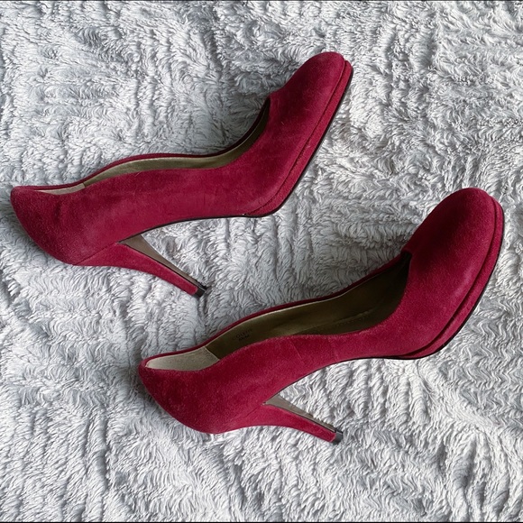 Tahari Red Heels - Picture 3 of 7